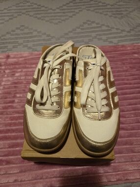 Women's Back 70 Gold Easter Sneakers